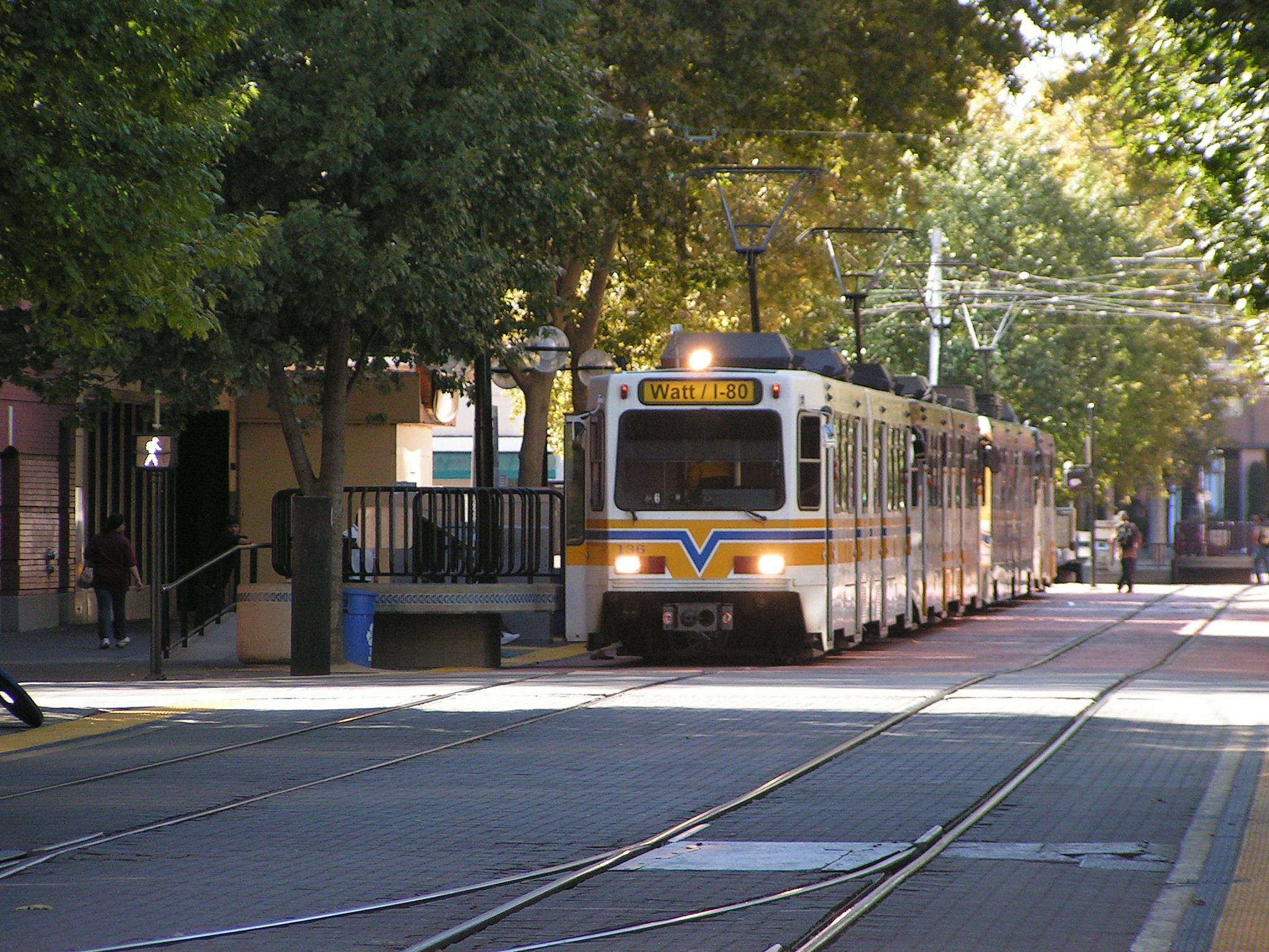 Sacramento's light rail will buy new vehicles with money from cap-and-trade proceeds. Image: Wikipedia