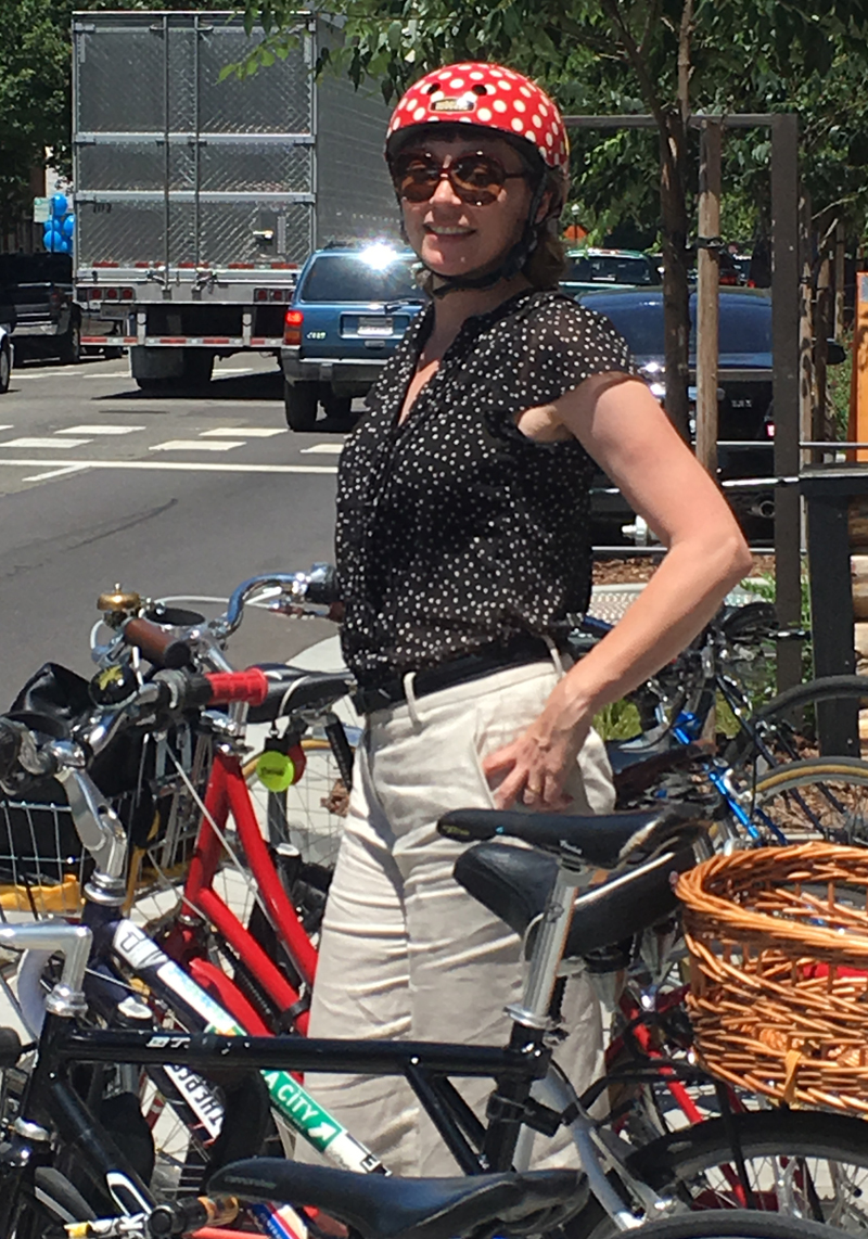 Jennifer Donlon Wyant, Sacramento's new Active Transportation Program Specialist, in her signature polka-dot helmet. Photo: Melanie Curry/Streetsblog