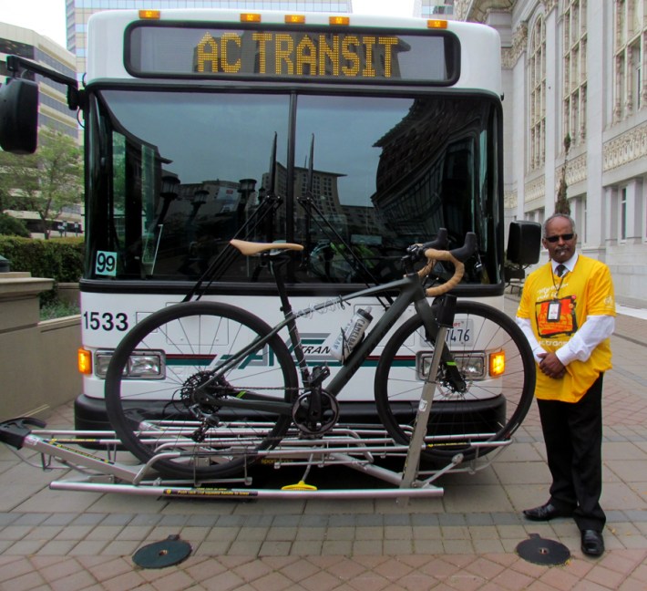 Sid from AC Transit helped bicyclists test out the bike racks on buses. Photo: Melanie Curry