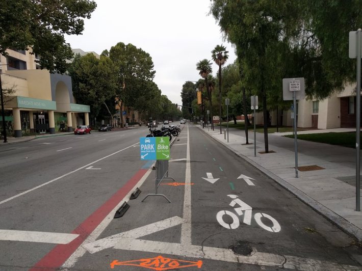 Park of the two-way bikeway is protected by parking. Photo courtesy of City of San Jose DOT.