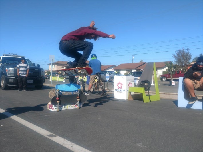Skaters do tricks at Redefine Hazard community event. Kristopher Fortin/Streetsblog CA