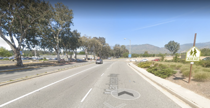Another current view of the Maricopa Highway in Ojai, with a left-turn pocket and a wide outside lane. Image from Google Street View